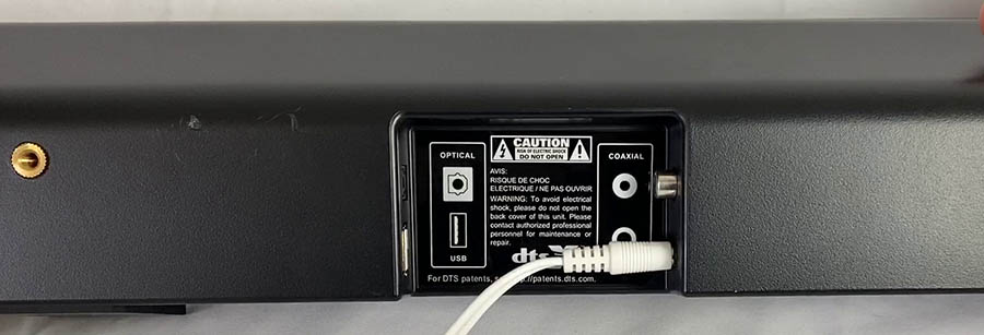 Soundbar mit angeschlossenem AUX-Kabel - Kleiner