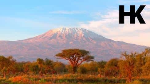 Regisseur Michael Scheyer enthüllt die Herausforderungen hinter „Kilimandscharo – diesmal mit Krücken“